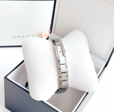 Đồng hồ Gucci 4600L Diamond Case vuông 13mm