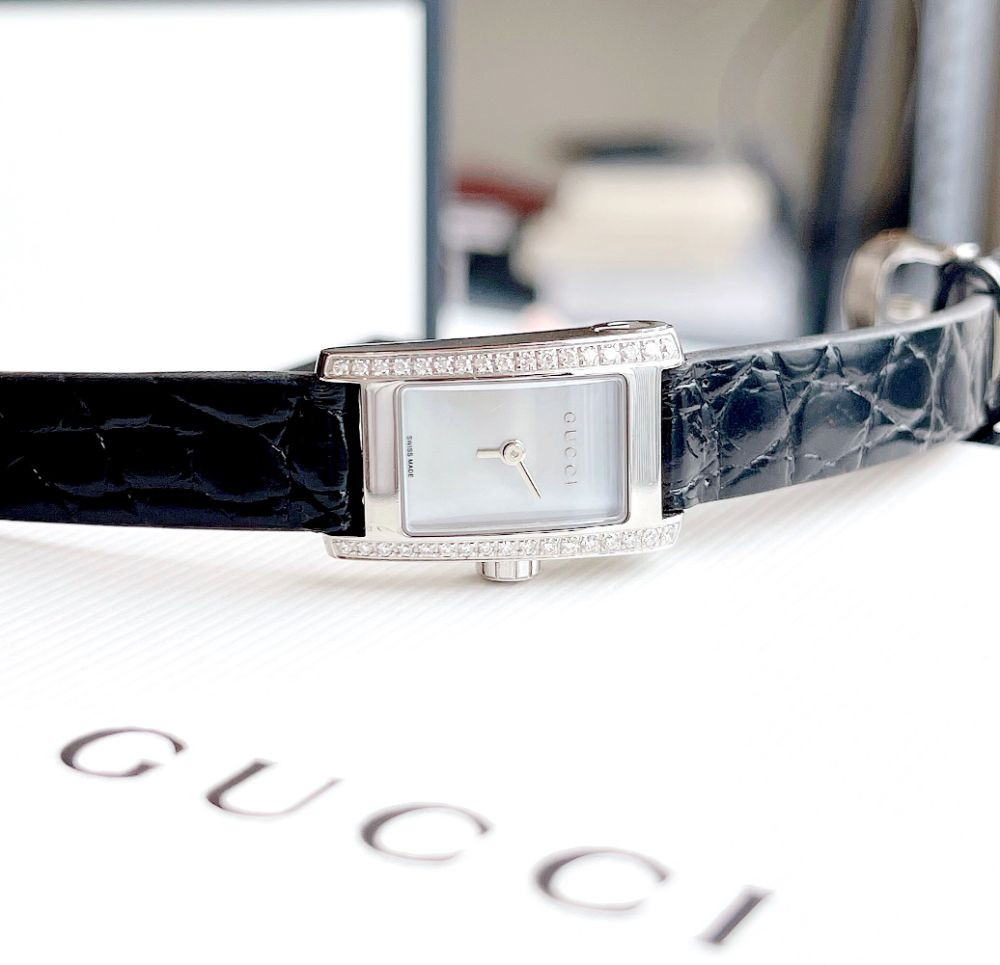 Đồng hồ Gucci diamond 8600 Collection Case 22*17mm