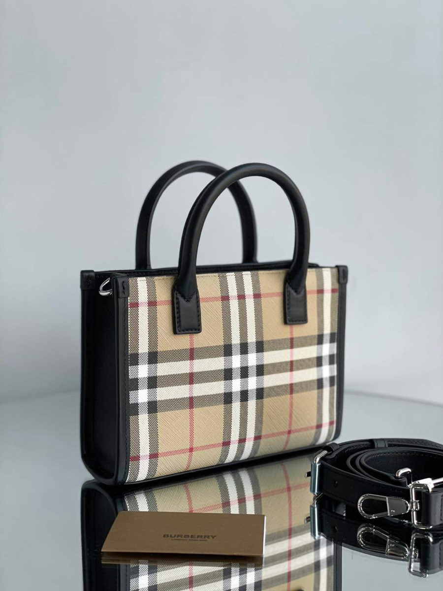 Túi Tote Burberry kẻ   Sz 19x14 😍