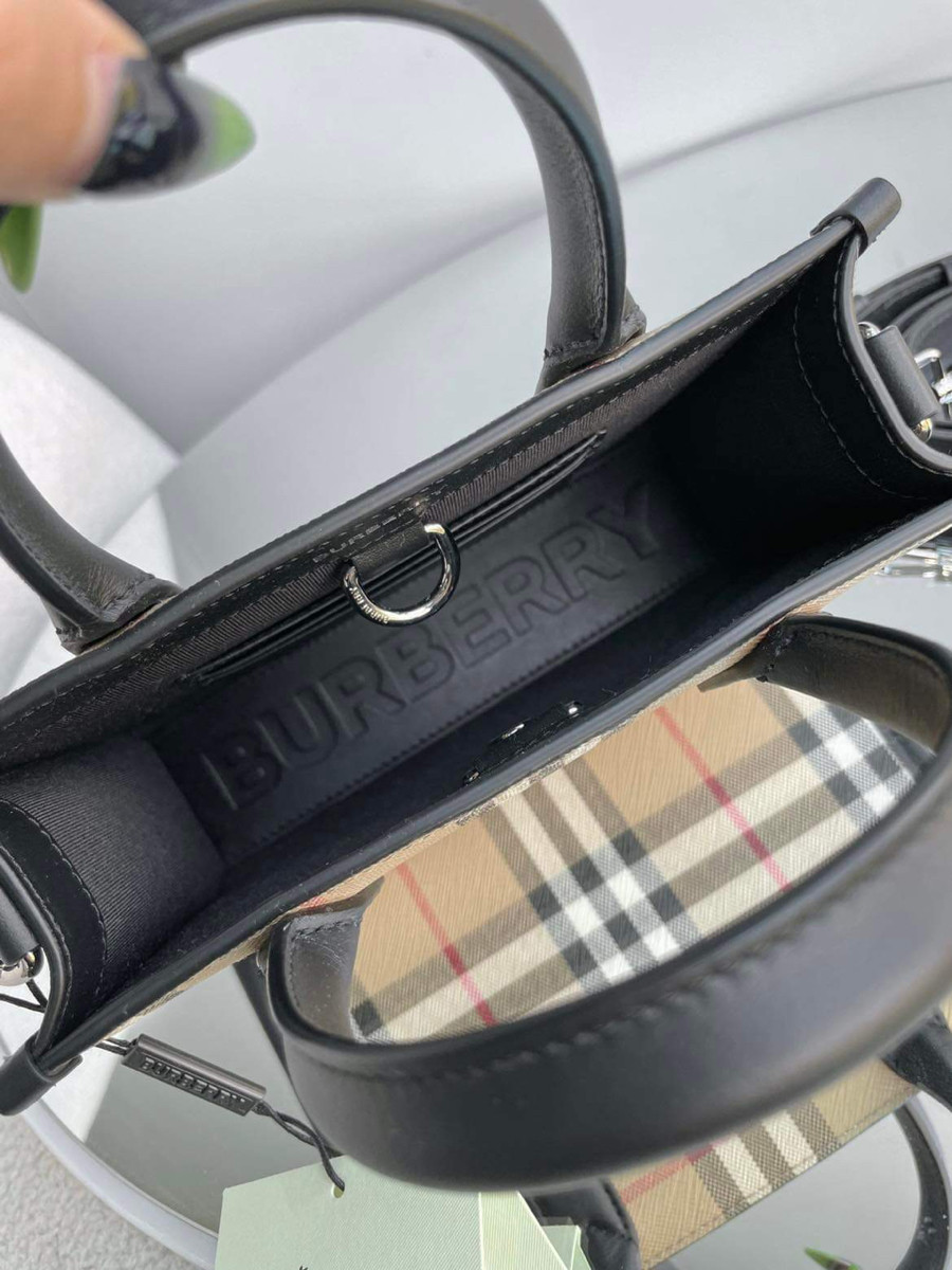 Túi Tote Burberry kẻ   Sz 19x14 😍