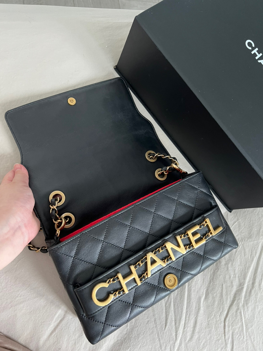 Chanel flapbag with metal