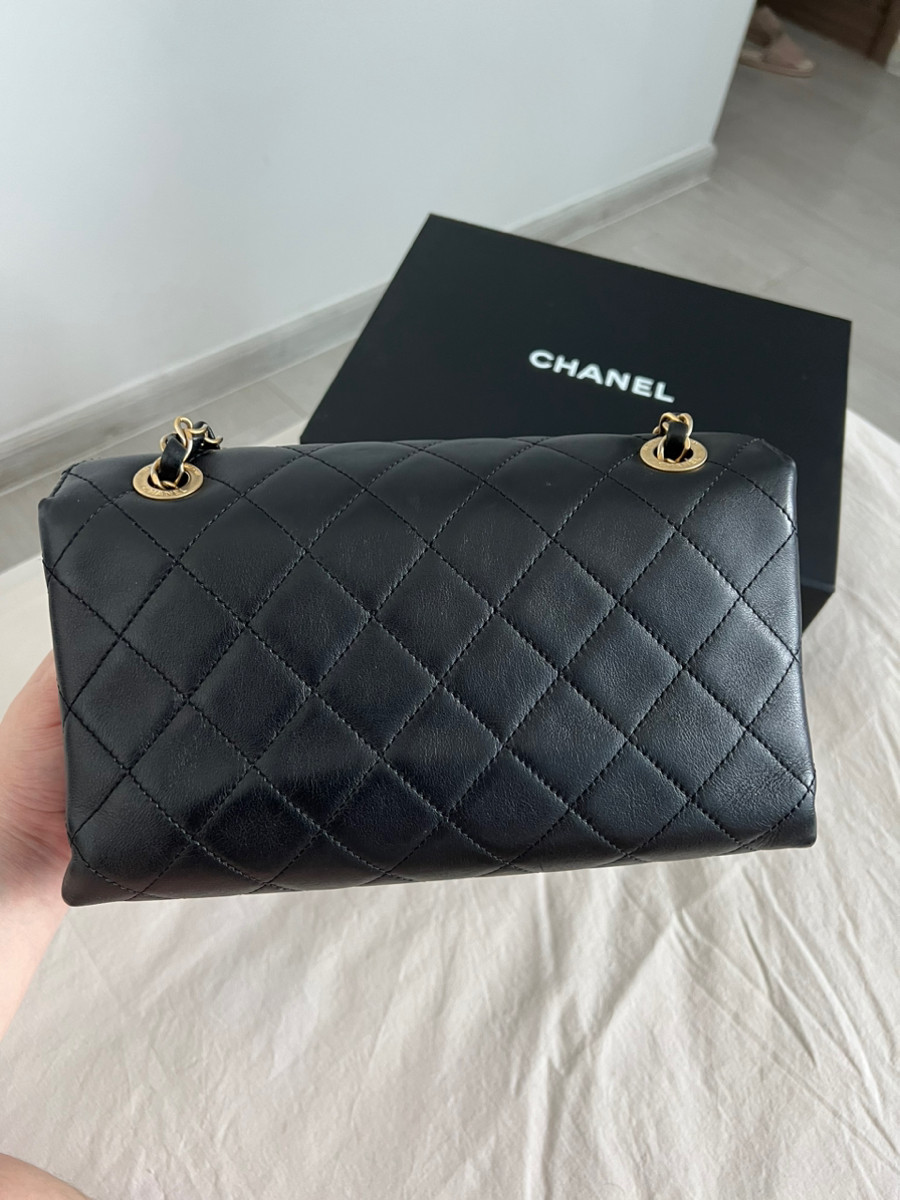 Chanel flapbag with metal