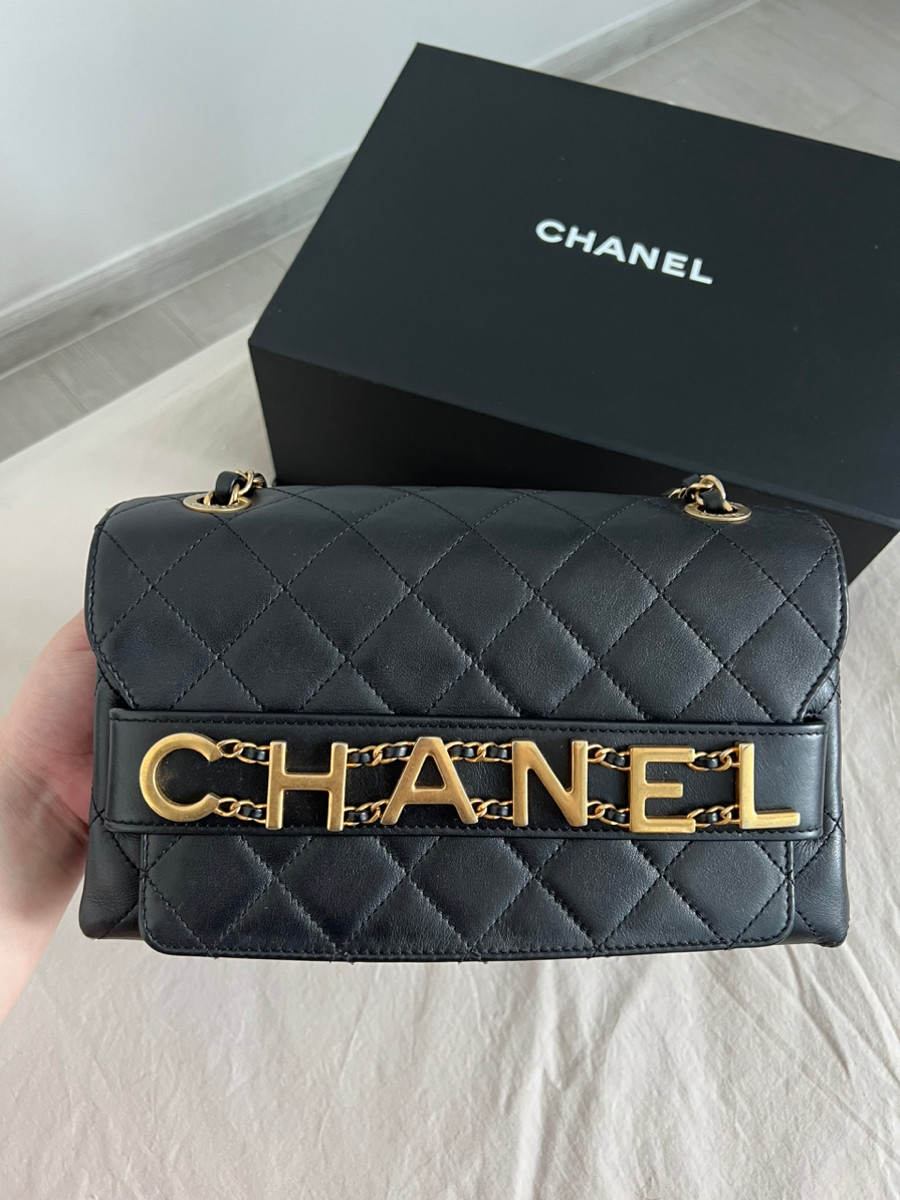 Chanel flapbag with metal