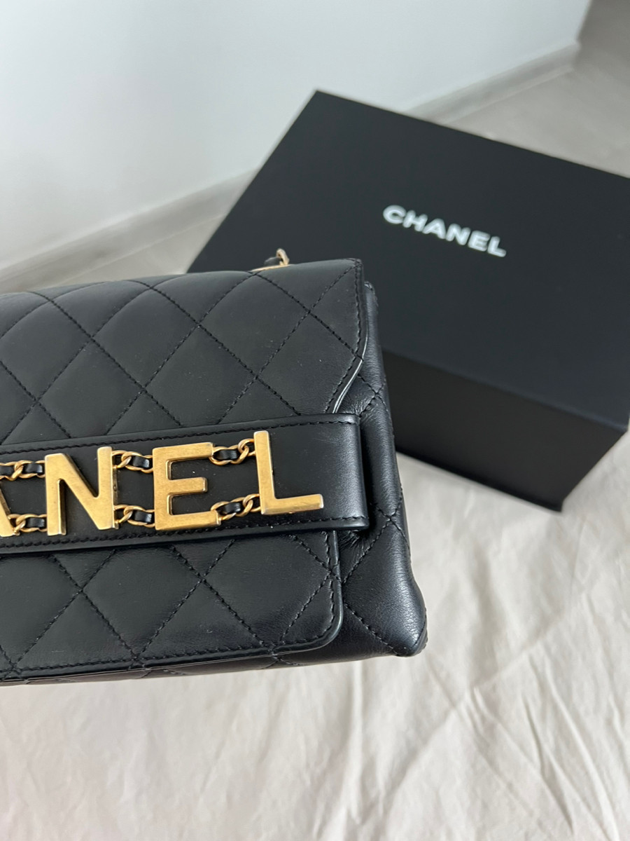 Chanel flapbag with metal