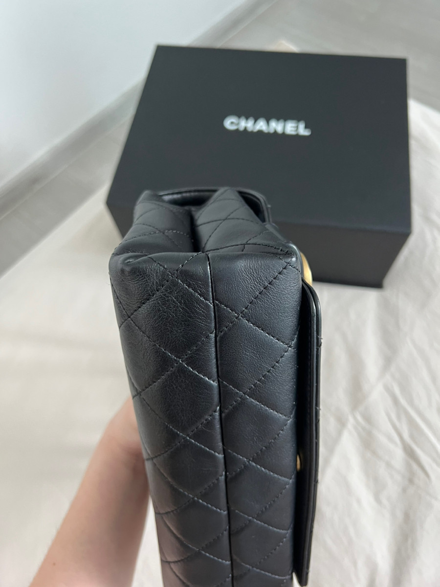 Chanel flapbag with metal