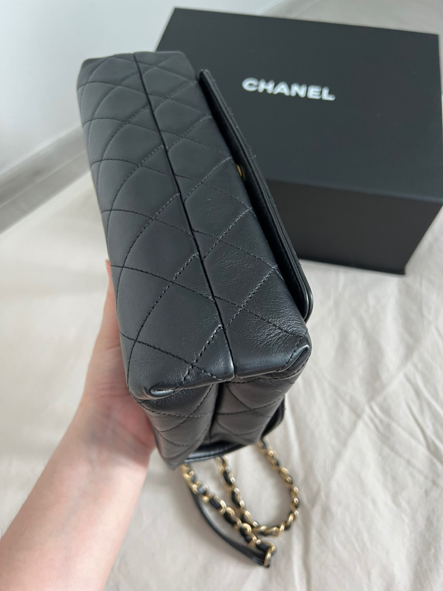 Chanel flapbag with metal