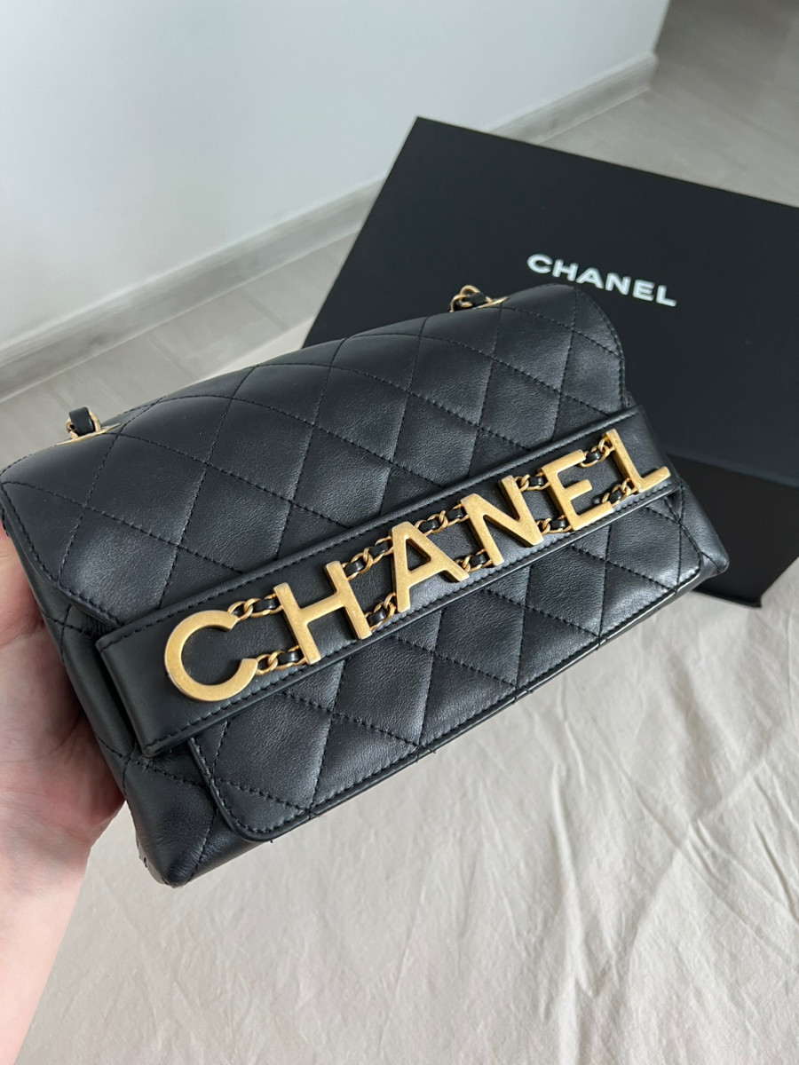 Chanel flapbag with metal