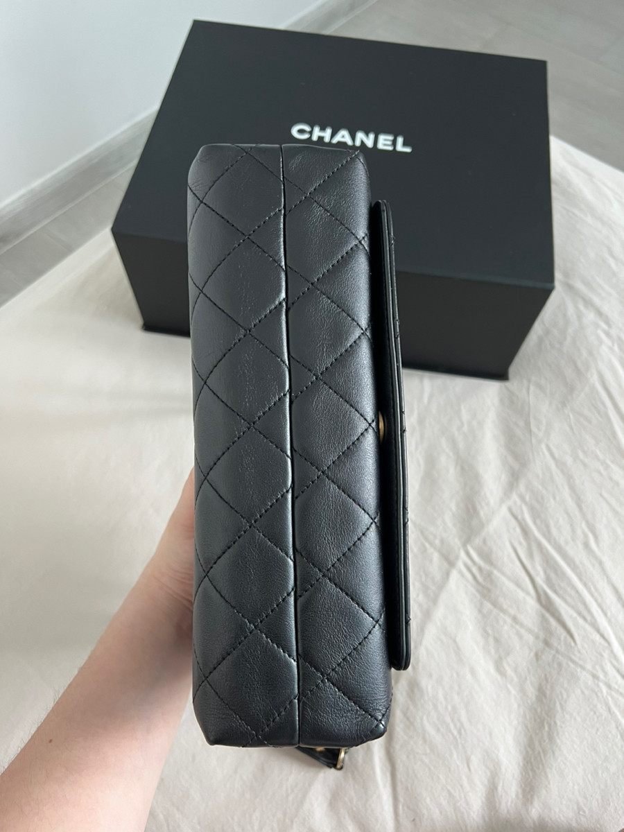 Chanel flapbag with metal