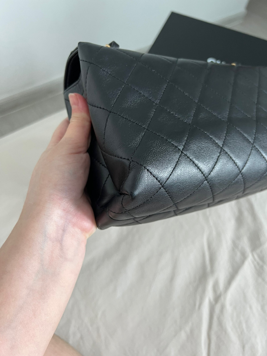 Chanel flapbag with metal