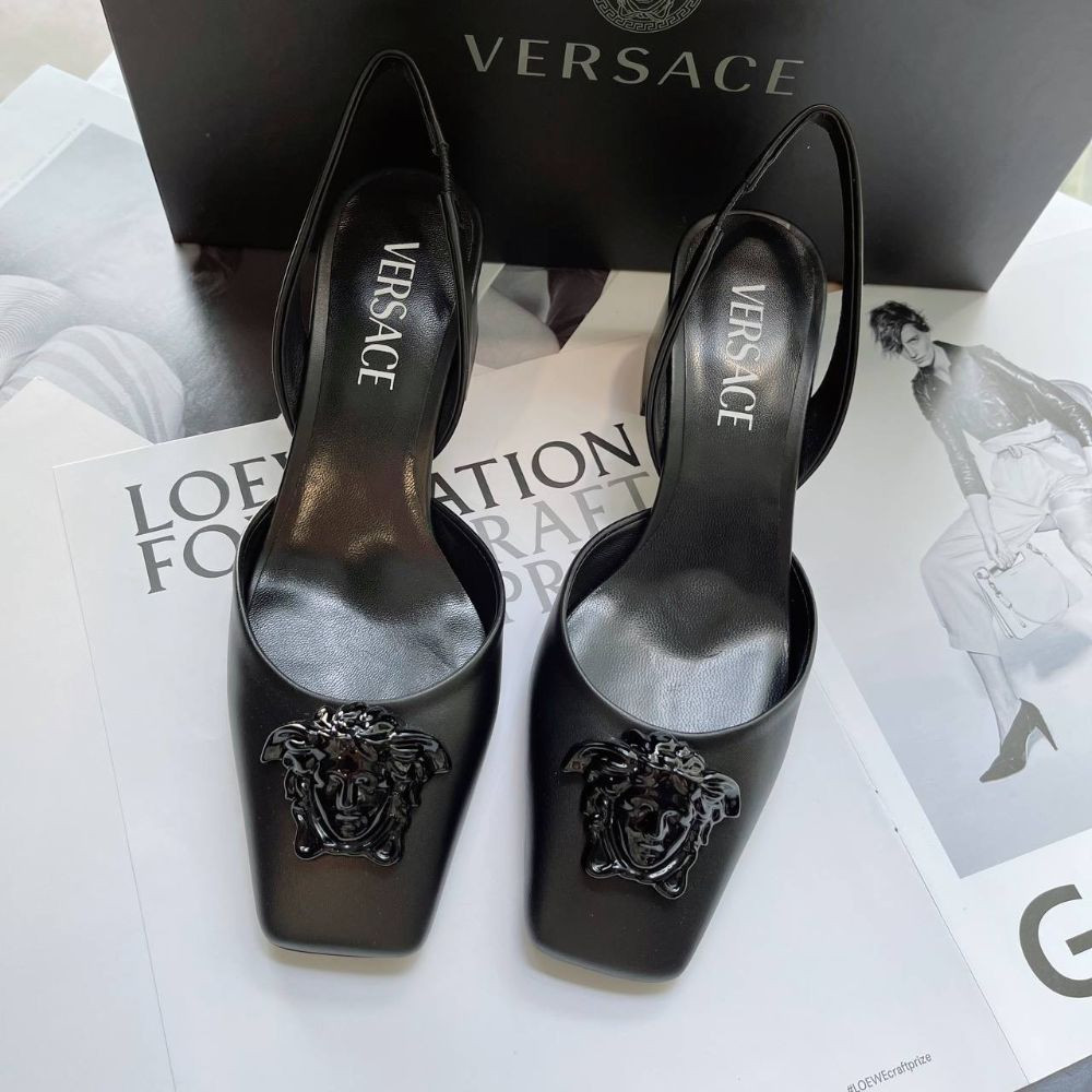 Guốc Versace đen gót vuông 7cm