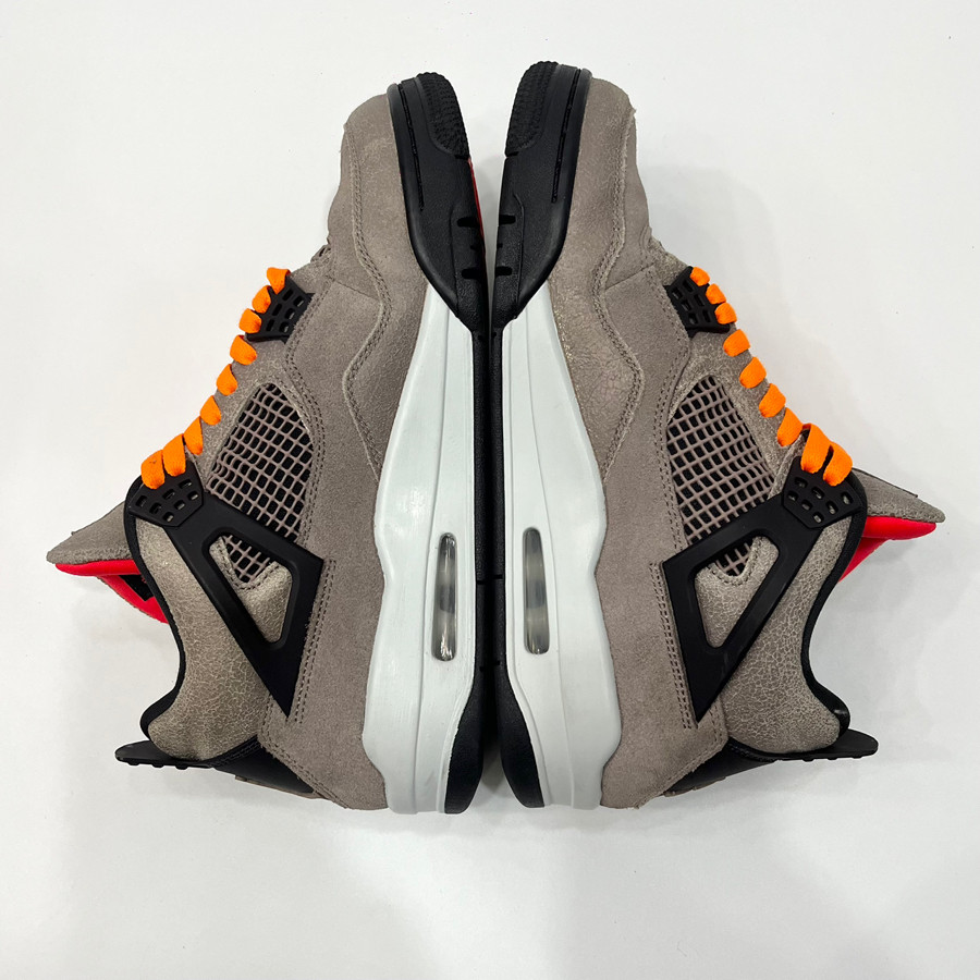 Sneaker Jordan4 taupe