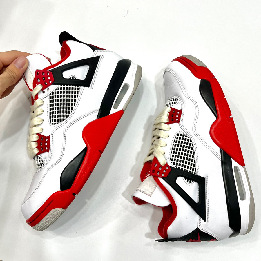 Sneaker Jordan 4 firered