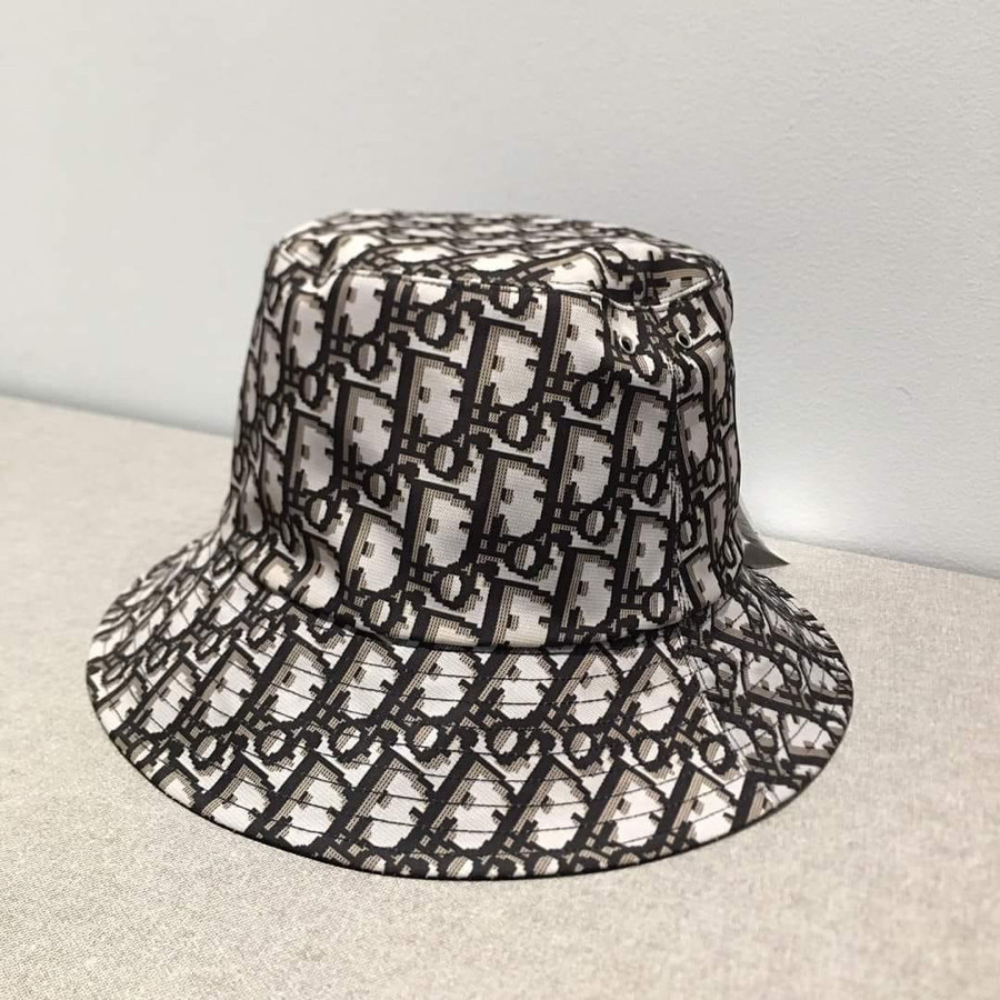 sẵn    em mũ dùng được 2 mặt nhà    D I O R 95TDD923A130 Teddy Oblique Reversible Hat Bucket Hat Polyester x cotton x polyurethane Black.... 💎 size 56.... 💎  tình trạng 95% new    ...