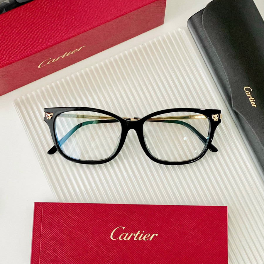 Kính cận Cartier siêu nổi bật với logo đầu báo 2 bên ✨