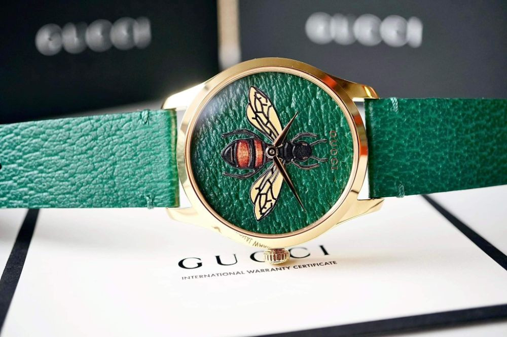 Đồng hồ Gucci ong màu xanh lá Case 38mm