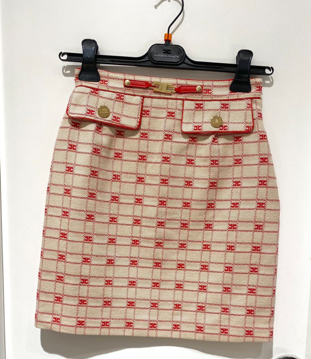 Chân váy Franchi  hoạ tiết monogram đỏ