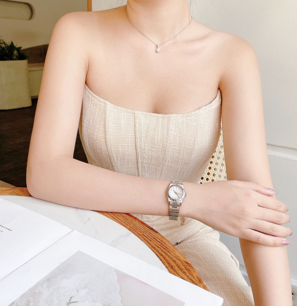 Đồng hồ Gucci Pantheon Case 28mm