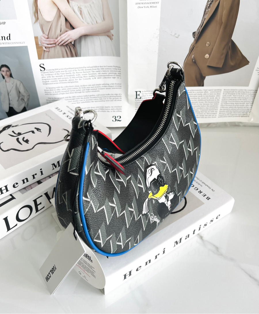 Túi Karl kẹp nách con vịt size 23 😍