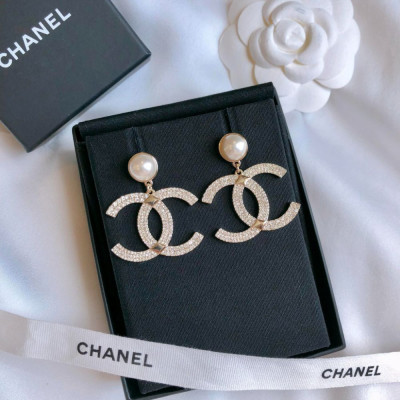 Khuyên tai Chanel logo CC siêu đẹp