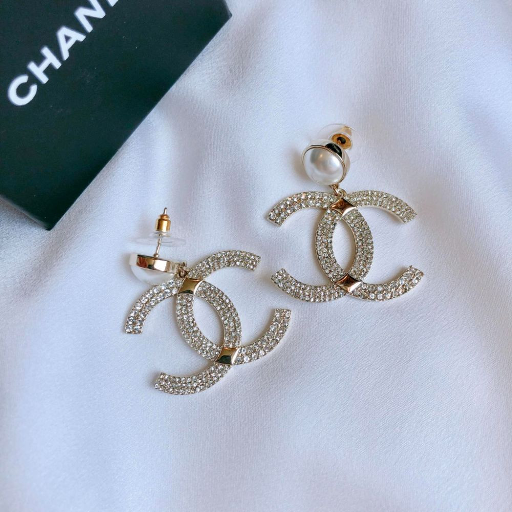 Khuyên tai Chanel logo CC siêu đẹp