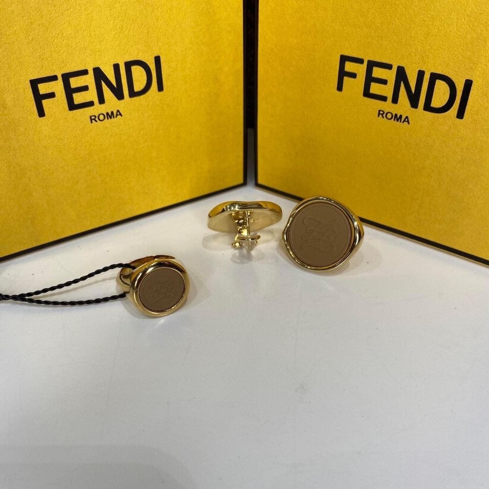 Khuyên tai Fendi gold logo nâu