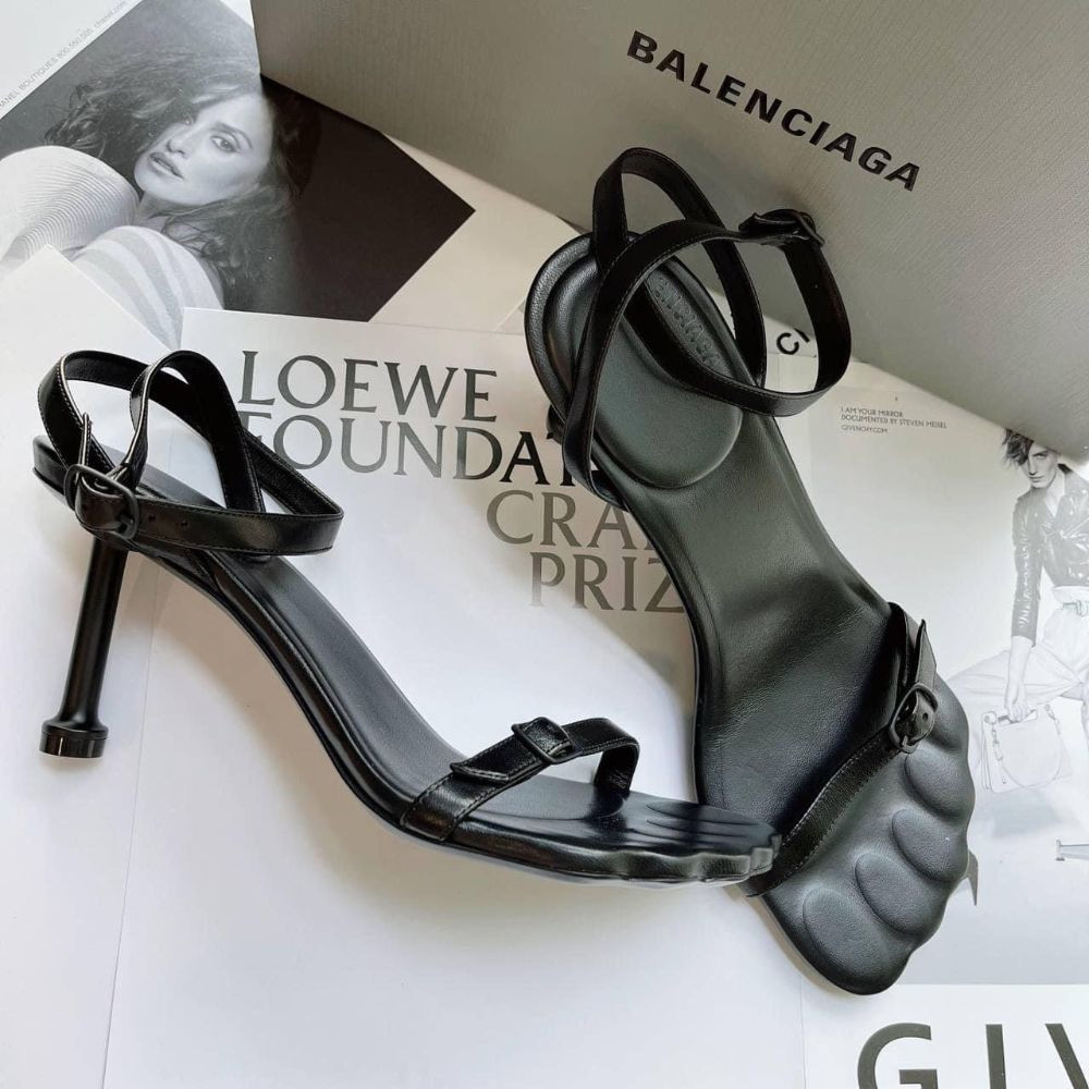 Sandal Balenciaga đen quai mảnh, gót 11cm