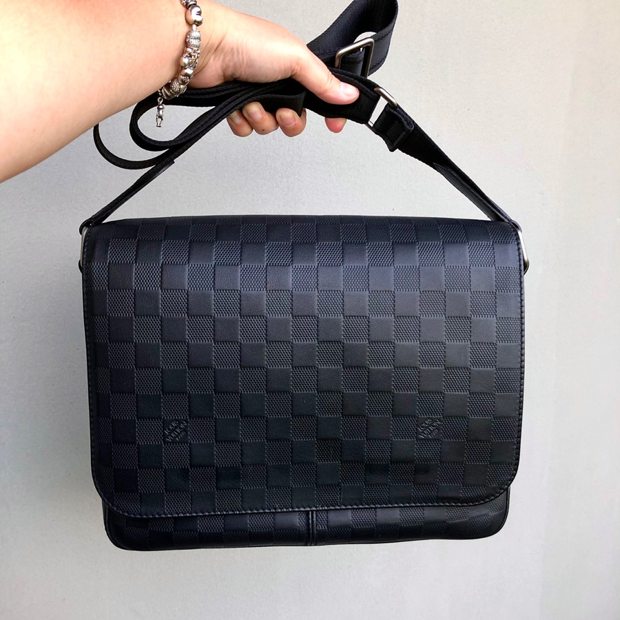 ❤️ Louis Vuitton District Messenger Bag PM - Black Damier Infini Leather:
