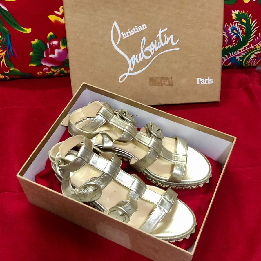 ❤️C.Louboutin - sandal silver metallic sz 38: