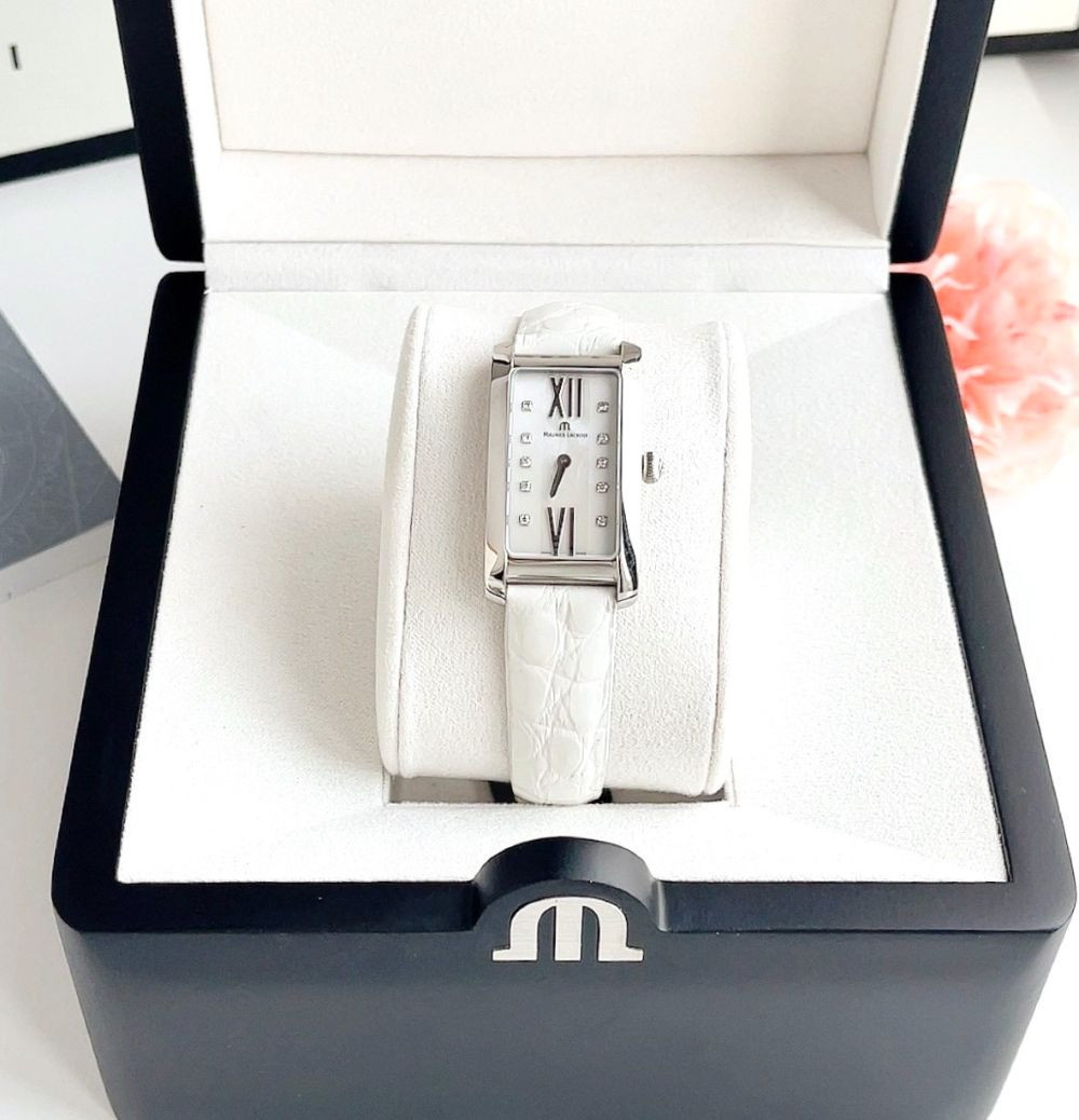 Đồng hồ Maurice Lacroix Fiaba Mother Of Pearl Dial White Leather Strap Stainless Steel Case Ladies Quartz Watch Size 39*21mm