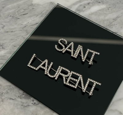 Cài áo Saint Laurent
