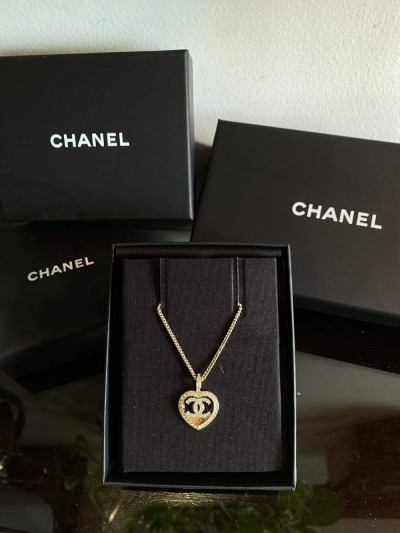 Dây chuyền Chanel trái tim