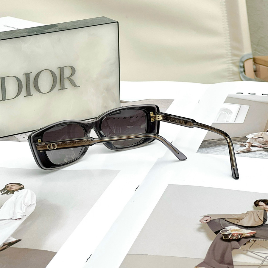 Kính râm Dior Highlight S2 new 2023 siêu nhẹ đi cùng logo gọng nổi bật  ✨