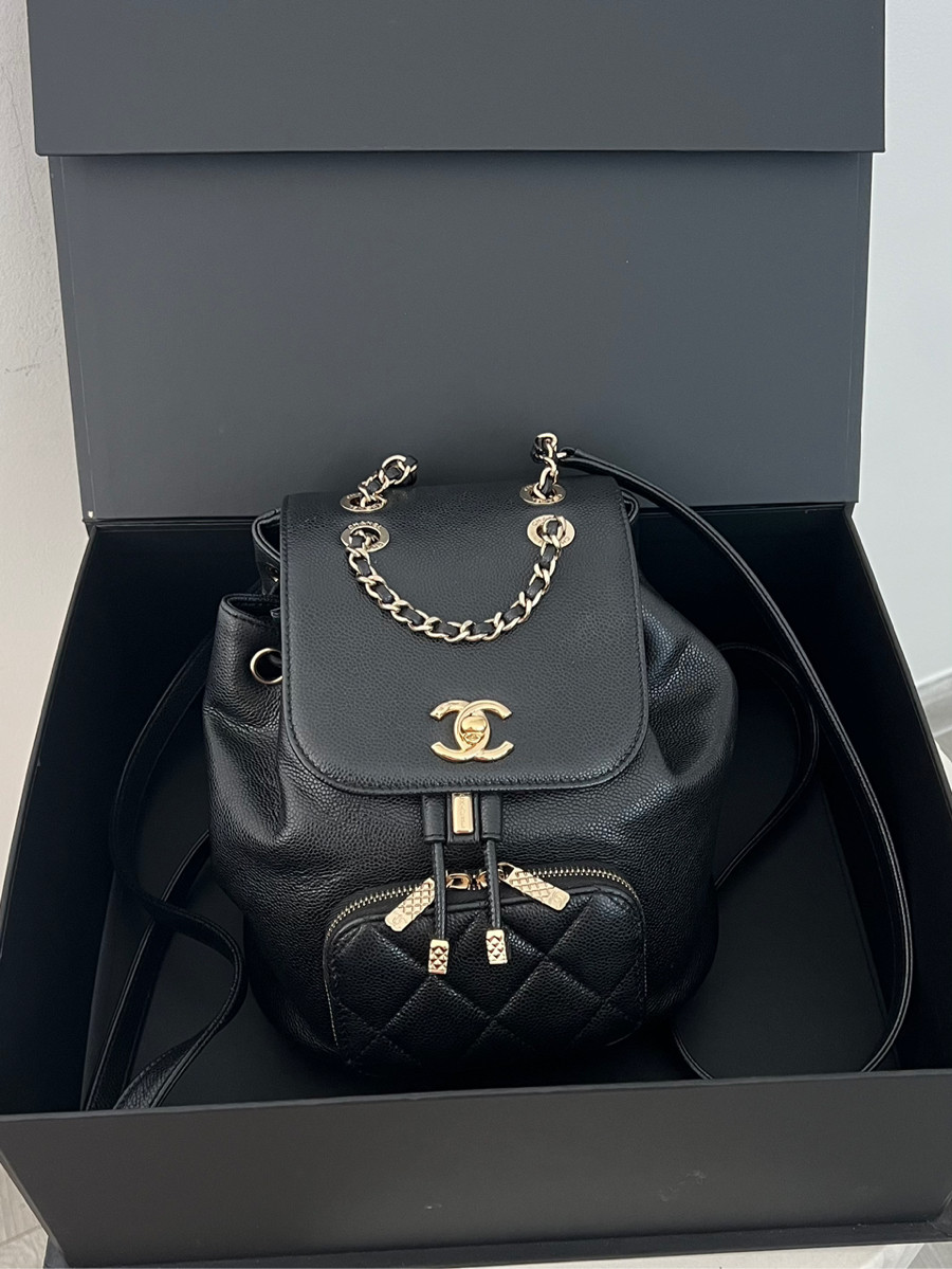 Chanel backpack caviar 22B