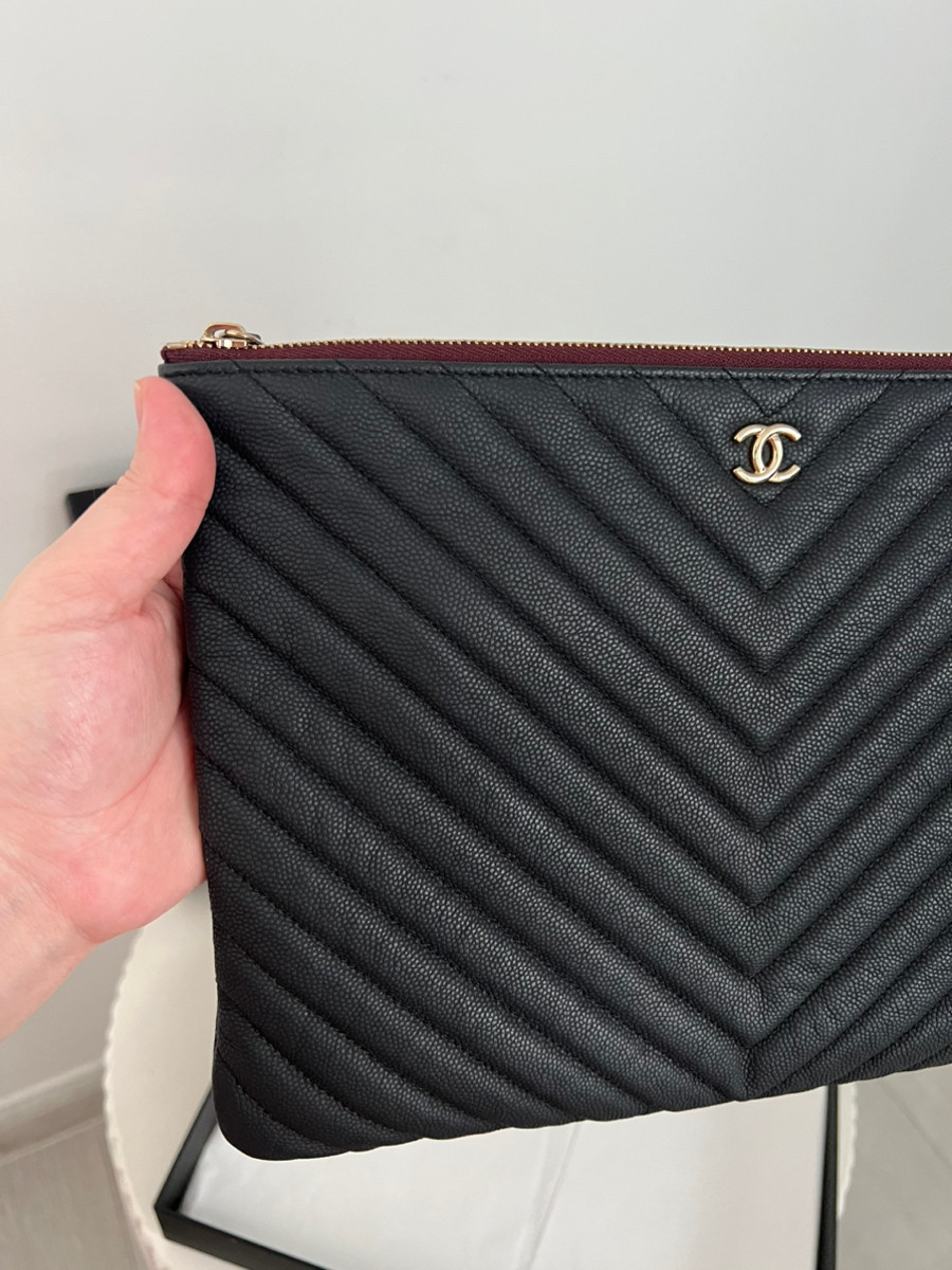 Clutch CC Chevron Caviar Ghw