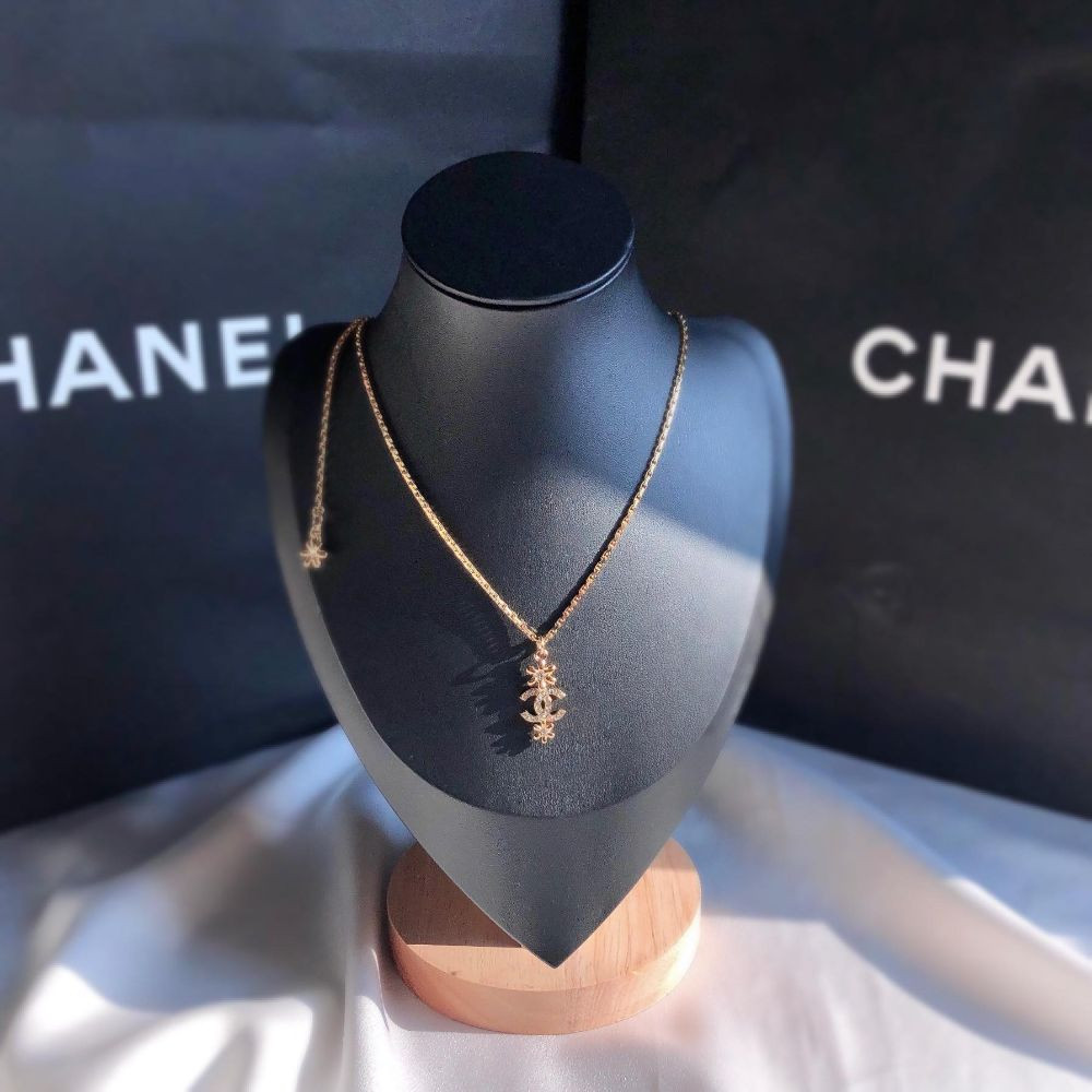 Vòng cổ Chanel tiểu thư