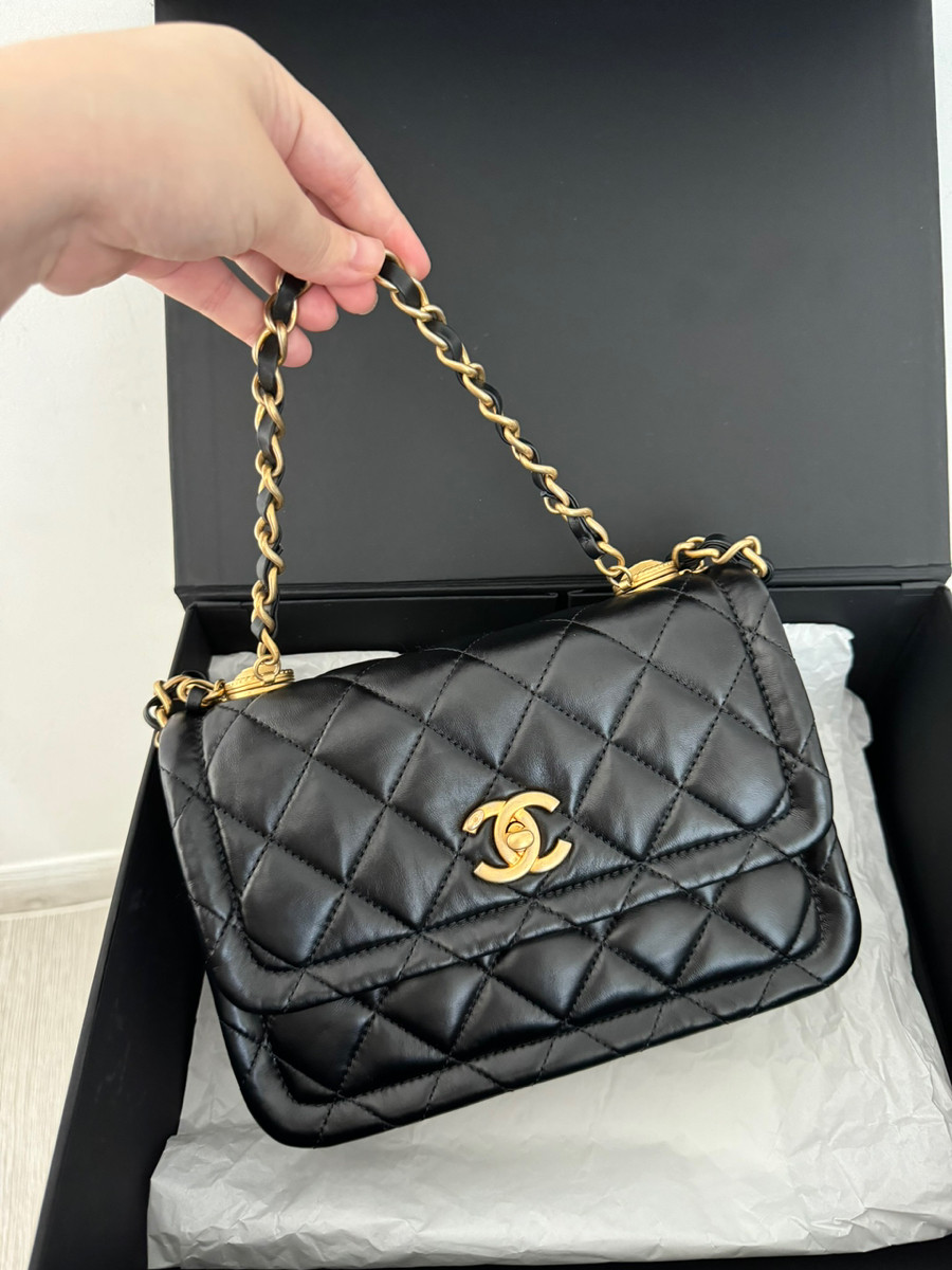 Chanel flap bag shiny lambskin