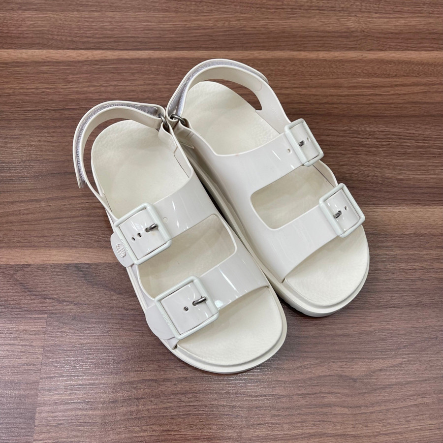 Sandal Gucci trắng