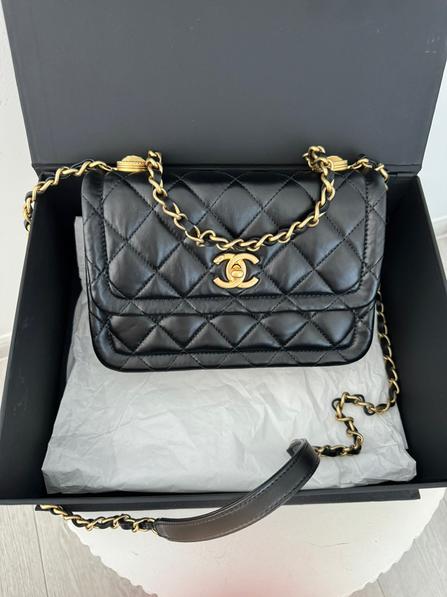 Chanel flap bag shiny lambskin