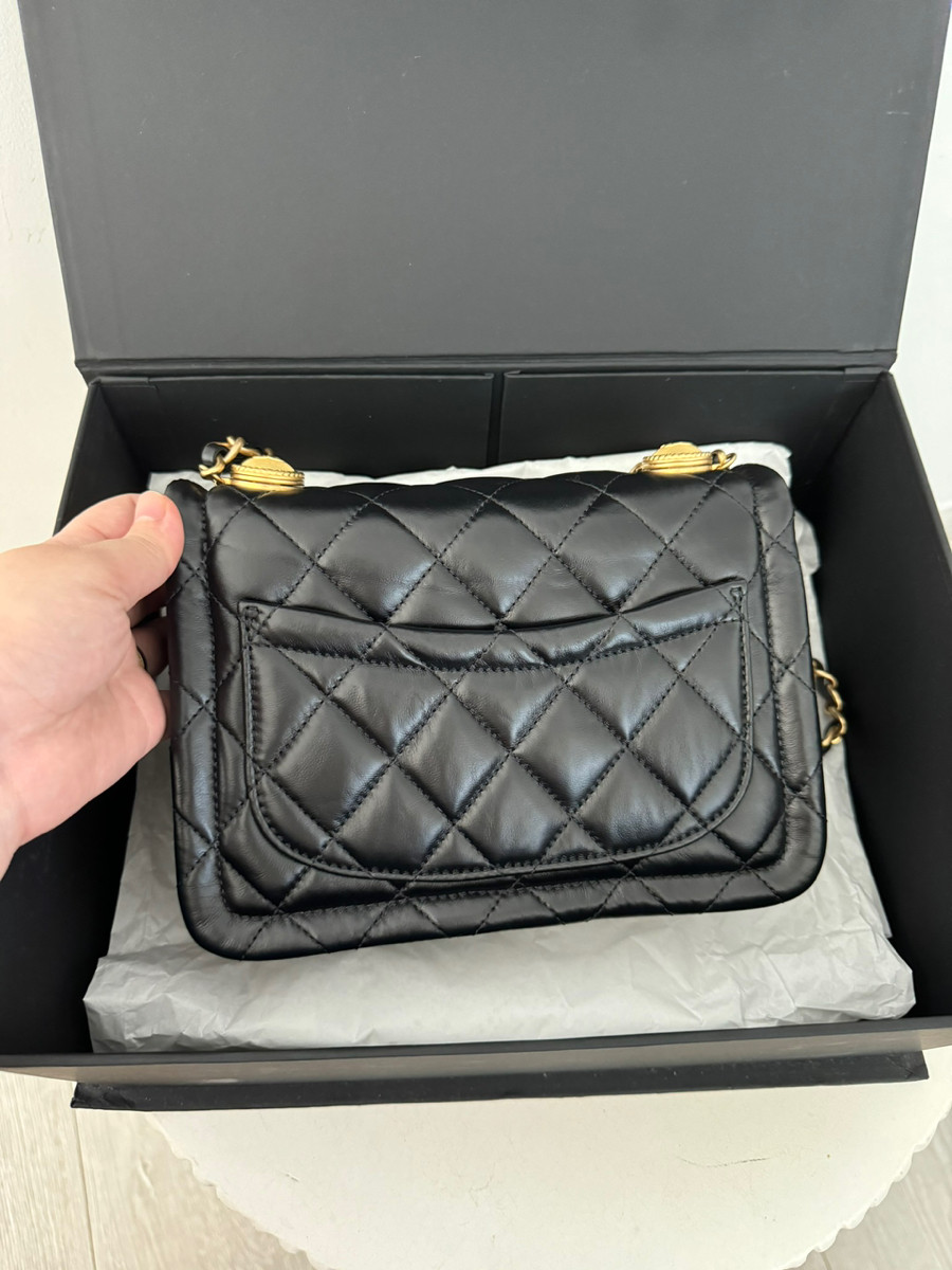 Chanel flap bag shiny lambskin