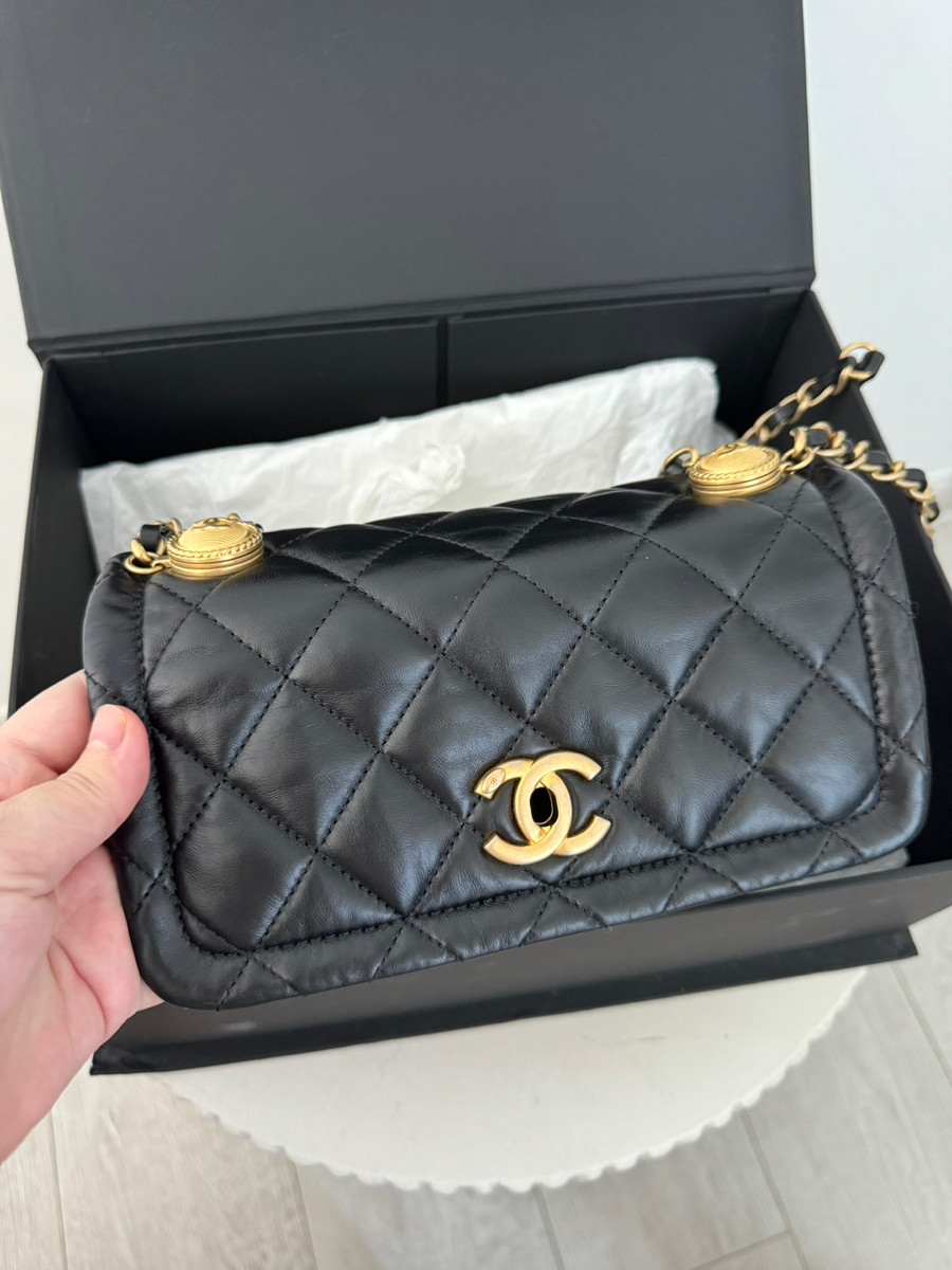 Chanel flap bag shiny lambskin