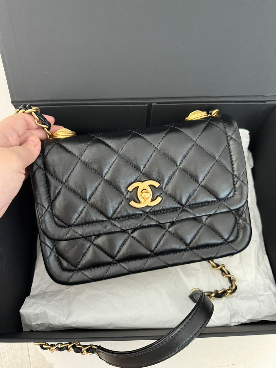 Chanel flap bag shiny lambskin