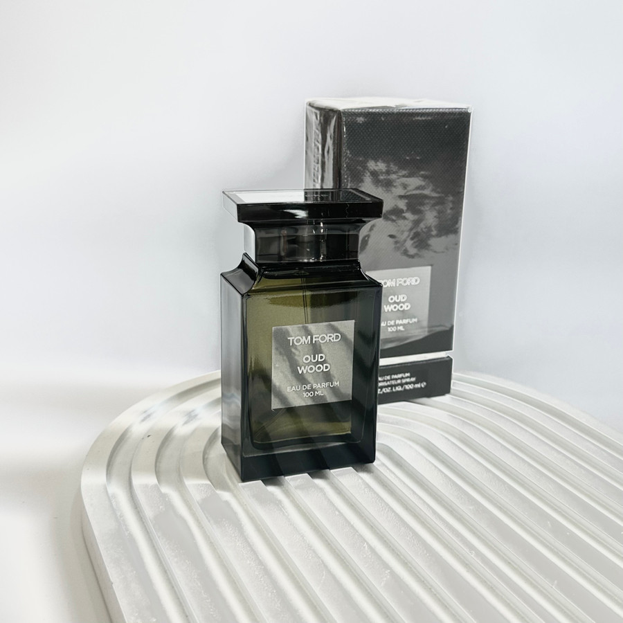 nước hoa Tom Ford đen