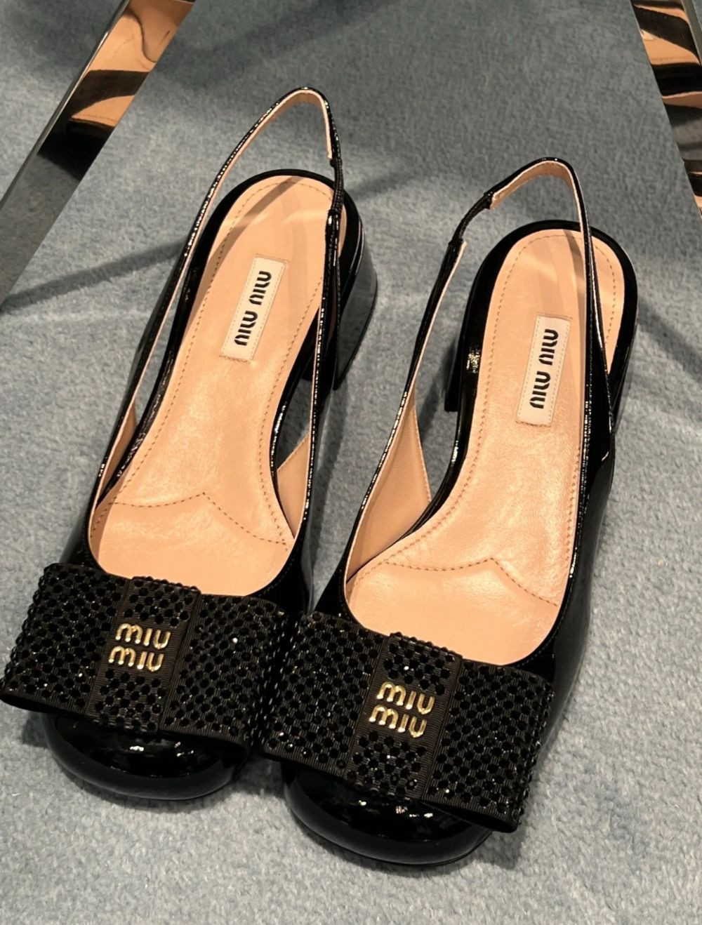 Sandal Miu Miu đen nơ đính đá gót 5cm