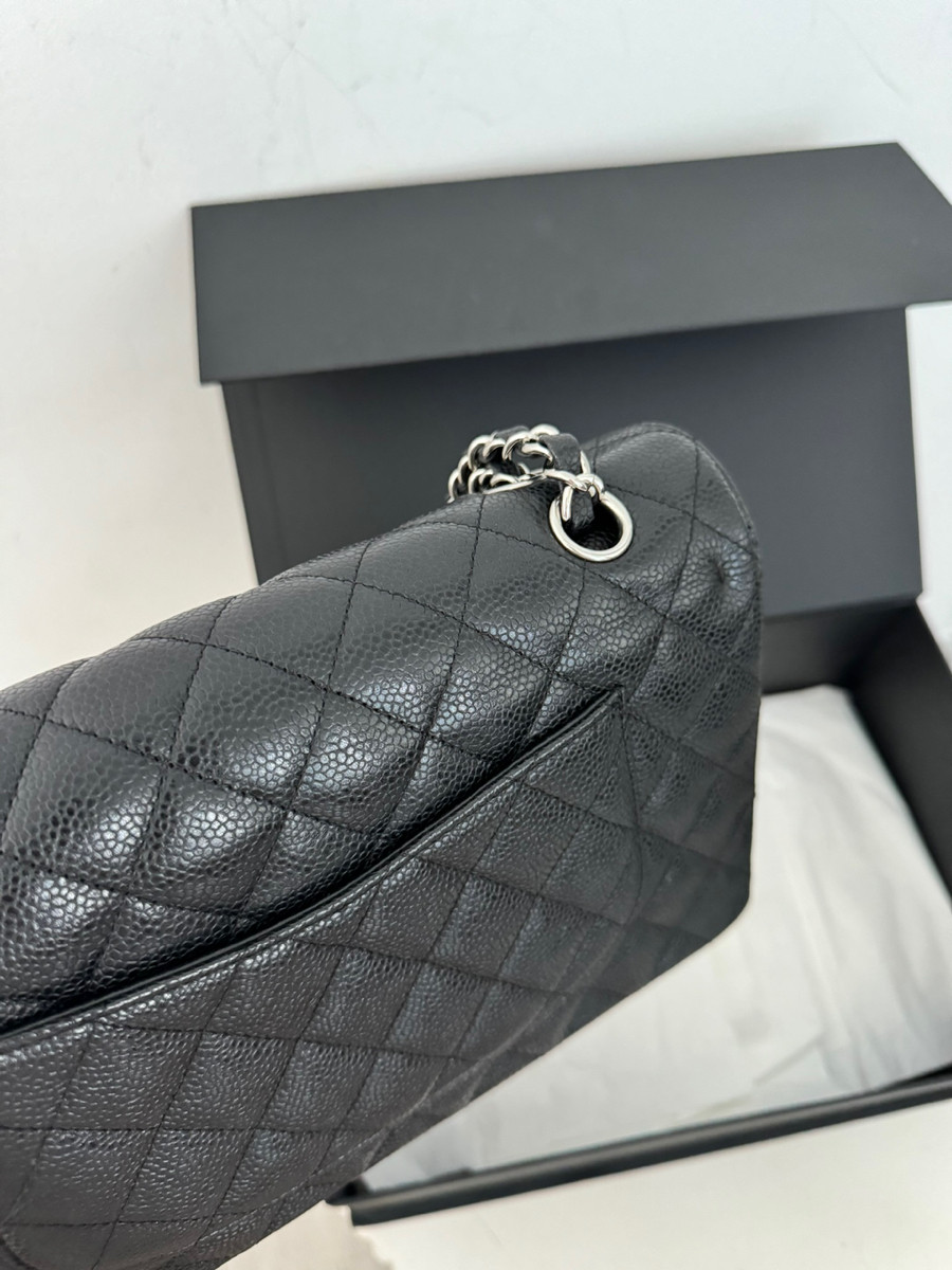 Chanel classic medium black shw ✨