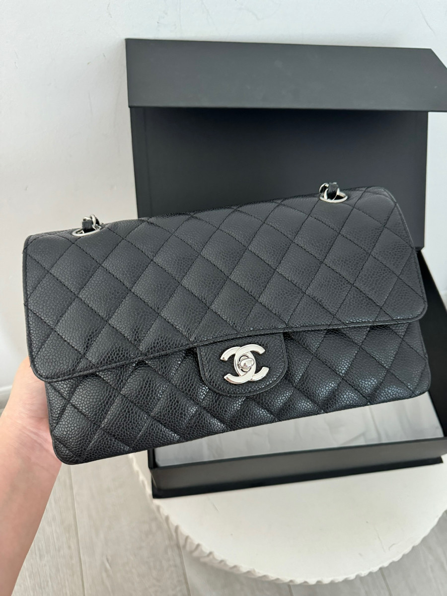 Chanel classic medium black shw ✨