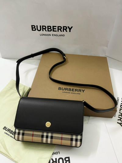 Túi Burberry