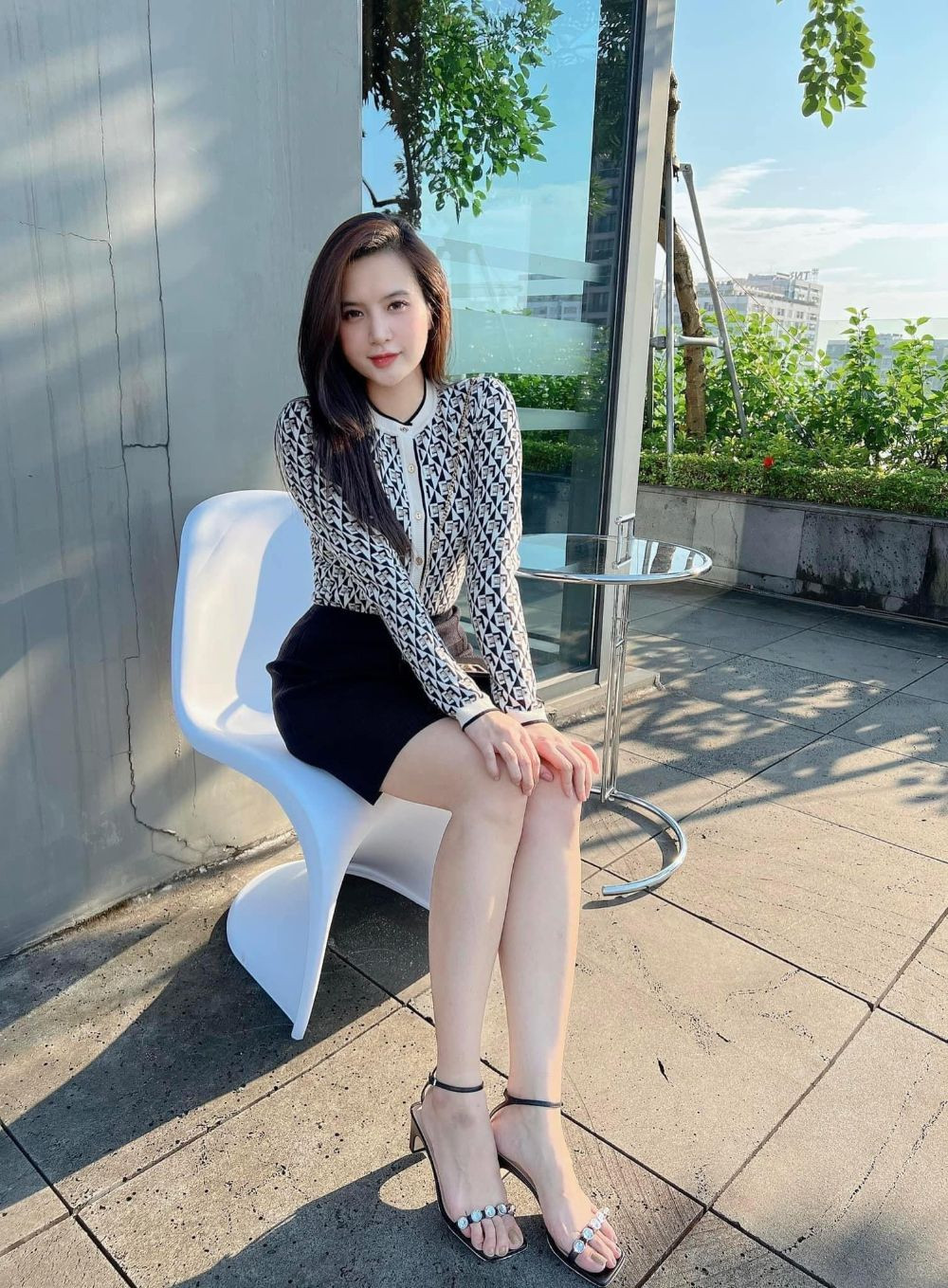 Áo Franchi cardigan len monogram