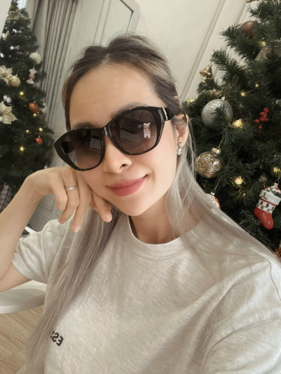 Kính râm YsL sml8F logo gold ở gọng nổi bật ✨