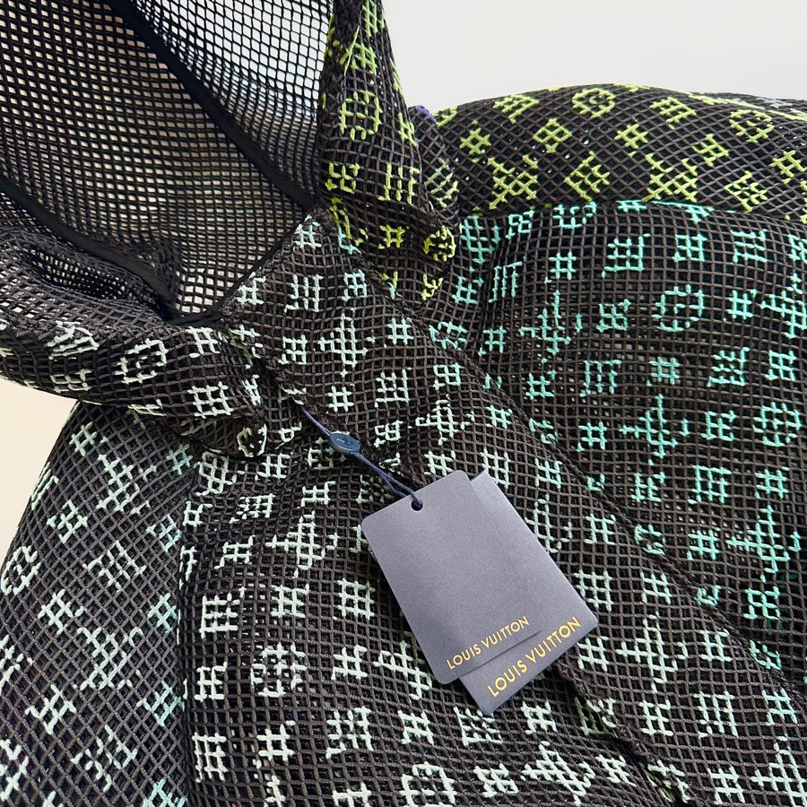 Jacket lưới Louis Vuitton hologram