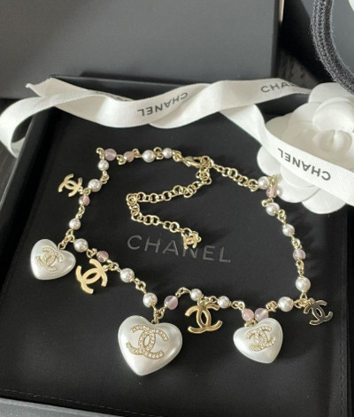 Choker Chanel tim ngọc siêu xinh